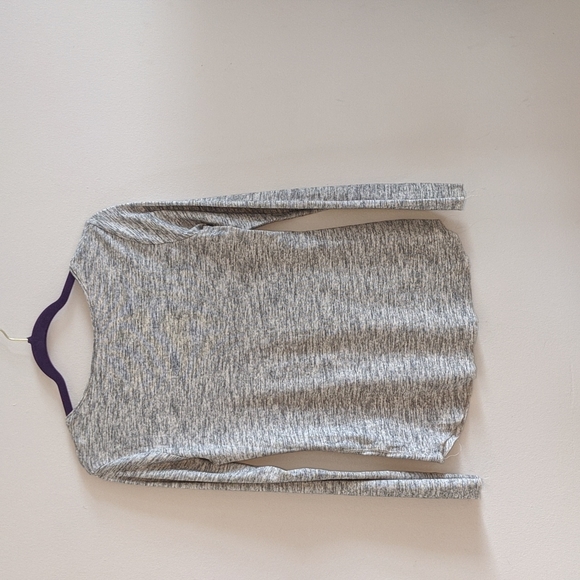 H&M Henley - Picture 3 of 3